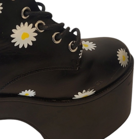 Daisy lace up platform boots - Picture 3 of 10